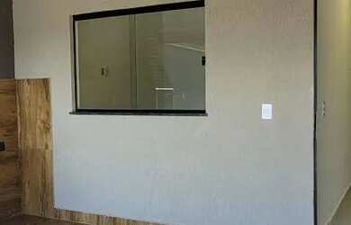 Imagem: A casa possui 2 Dormitórios, 2 Banheiros, 3 Vagas na garagem