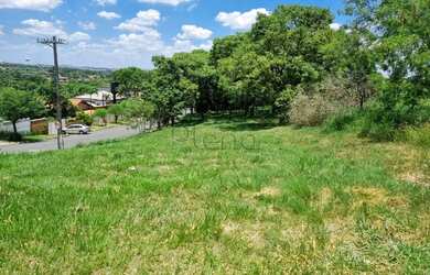 Imagem: O terreno à venda possui e está localizado em Colinas do