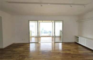 Imagem: O apartamento possui 3 Dormitórios, 5 Banheiros, 3 Vagas na