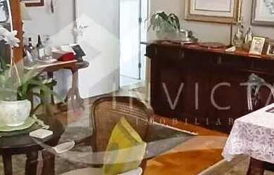 Imagem: O apartamento possui 4 Dormitórios, 5 Banheiros, 1 Vaga na