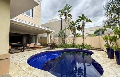 Imagem: A casa em condomínio possui 5 Dormitórios, 5 Banheiros, 4