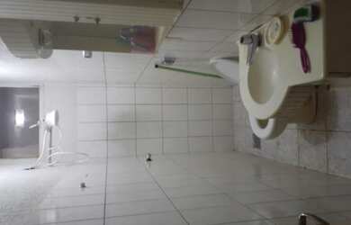 Imagem: A casa possui 3 Dormitórios, 1 Banheiro, 3 Vagas na garagem