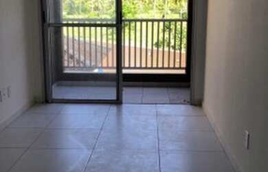 Imagem: O apartamento possui 2 Dormitórios, 1 Banheiro e 1 Vaga na