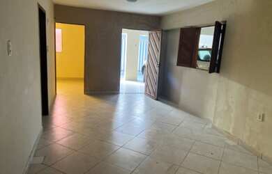 Imagem: A casa possui 3 Dormitórios, 3 Banheiros, 3 Vagas na garagem