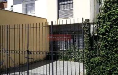 Imagem: A casa possui 3 Dormitórios, 3 Banheiros, 2 Vagas na garagem