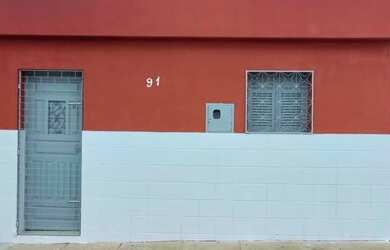 Imagem: A casa possui 1 Dormitório, 1 Banheiro, 30m² de Área e está