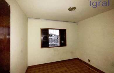 Imagem: A casa possui 3 Dormitórios, 1 Banheiro, 155m² de Área e