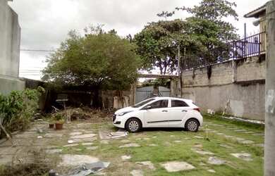 Imagem: A casa possui 3 Dormitórios, 2 Banheiros, 5 Vagas na garagem