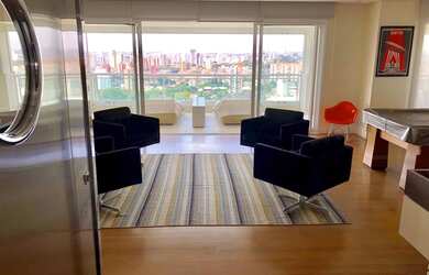 Imagem: O apartamento possui 4 Dormitórios, 5 Banheiros, 5 Vagas na