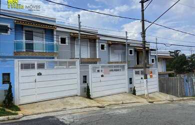 Imagem: A casa possui 2 Dormitórios, 1 Banheiro, 2 Vagas na garagem