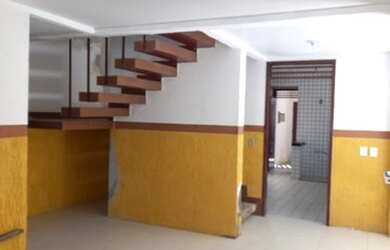 Imagem: A casa possui 4 Dormitórios, 4 Banheiros, 4 Vagas na garagem