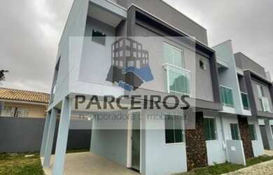 Imagem: A casa possui 3 Dormitórios, 1 Banheiro, 3 Vagas na garagem