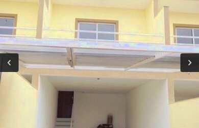 Imagem: A casa possui 3 Dormitórios, 3 Banheiros, 2 Vagas na garagem