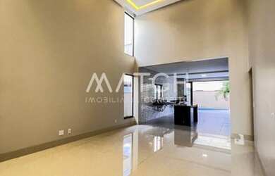 Imagem 4: Casa de condomínio para venda possui 215 metros quadrados com 4 quartos