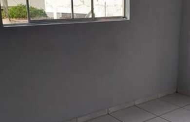 Imagem: A casa possui 2 Dormitórios, 1 Banheiro e 1 Vaga na garagem