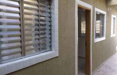 Imagem: A casa possui 1 Dormitório, 1 Banheiro e está localizado