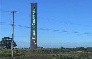 Imagem: A casa possui 2 Dormitórios, 1 Banheiro, 2 Vagas na garagem