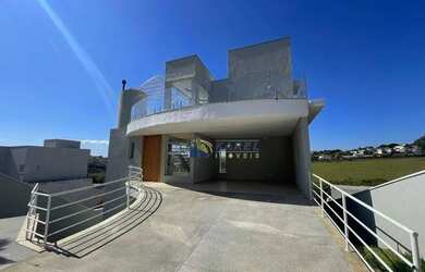 Imagem: A casa em condomínio possui 3 Dormitórios, 5 Banheiros, 4