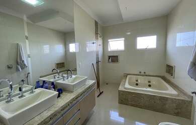 Imagem 9: Casa no condomínio Village Damha I com 280 metros quadrados