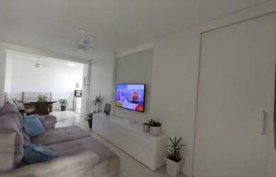 Imagem: A casa possui 3 Dormitórios, 2 Banheiros, 2 Vagas na garagem