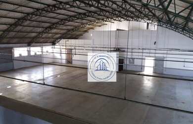 Imagem: O depósito possui 5 Vagas na garagem, 2.720m² de Área e