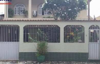 Imagem: A casa possui 5 Dormitórios, 3 Banheiros, 3 Vagas na garagem