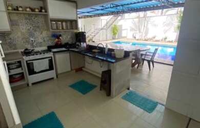 Imagem: O quarto possui Churrasqueira, Piscina, Área de serviço e