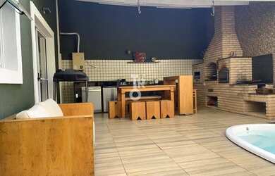 Imagem: A casa em condomínio possui 3 Dormitórios, 4 Banheiros, 3