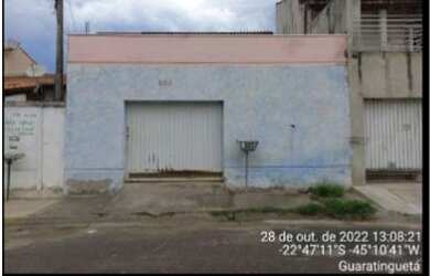 Imagem: A casa possui 2 Dormitórios, 1 Banheiro, 1 Vaga na garagem