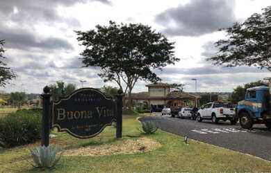 Imagem: A casa possui 1 Dormitório, 1 Banheiro, 2 Vagas na garagem