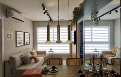 Imagem: O apartamento possui 2 Dormitórios, 1 Banheiro, 1 Vaga na garagem