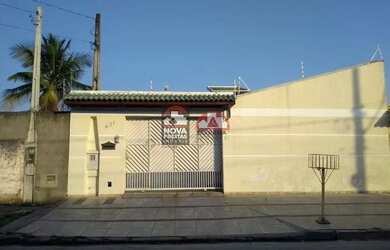 Imagem: A casa possui 5 Dormitórios, 3 Banheiros, 5 Vagas na garagem