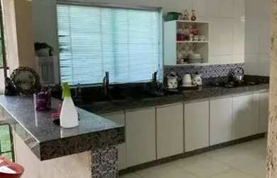 Imagem: A casa à venda possui 3 Dormitórios, 1 Banheiro, 3 Vagas na