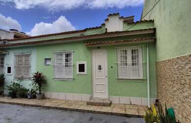 Imagem: A casa possui 2 Dormitórios e 1 Banheiro e está localizado