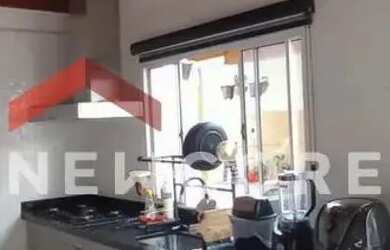 Imagem: A casa possui 2 Dormitórios, 2 Banheiros, 2 Vagas na garagem