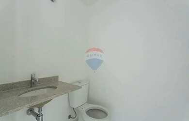 Imagem 4: Lindo Conjunto Comercial com sacada privativa e 32 mts, 1 vaga e com a...