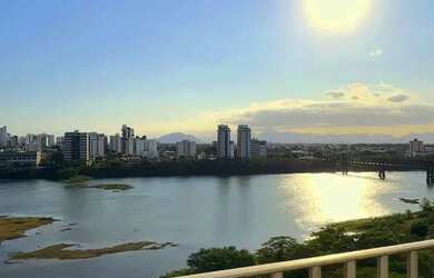 Imagem: O apartamento na cobertura possui 4 Dormitórios, 4 Banheiros