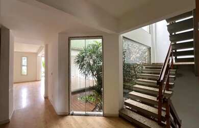 Imagem 8: JO646A - Excelente casa com 3 quartos (reversível para 4) com 244 m² em São Francisco - Ni