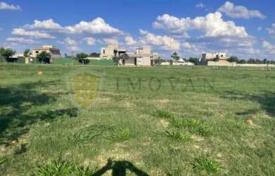 Imagem: O terreno possui 300m² de Área e está localizado em Portal