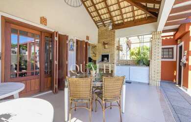 Imagem 7: Casa de Alto Padrão com 256 m2, 4 quartos, 3 Suítes, 7 banheiros, 2...