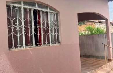 Imagem: A casa possui 2 Dormitórios, 1 Banheiro, 94m² de Área, Imóvel