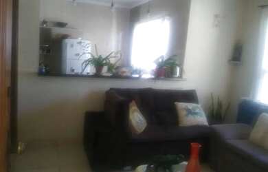 Imagem: A casa possui 2 Dormitórios, 2 Banheiros, 3 Vagas na garagem