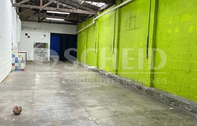 Imagem: O depósito possui 4 Vagas na garagem, 200m² de Área e está