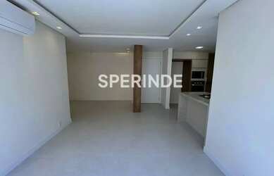 Imagem: O apartamento possui 3 Dormitórios, 1 Banheiro, 1 Vaga na garagem