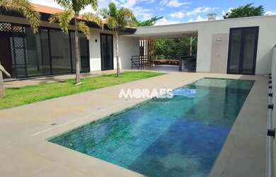 Imagem: A casa em condomínio possui 5 Dormitórios, 5 Banheiros, 3