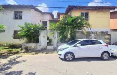 Imagem: O apartamento possui 2 Dormitórios, 1 Banheiro, 2 Vagas na
