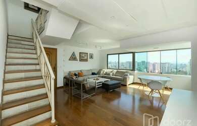 Imagem: O apartamento possui 4 Dormitórios, 1 Banheiro, 3 Vagas na