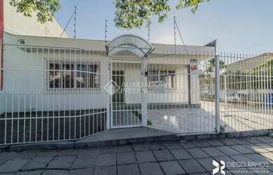 Imagem: A casa possui 1 Banheiro, 196m² de Área e está localizado