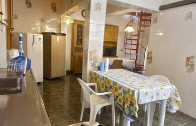 Imagem: A casa à venda possui 3 Dormitórios, 3 Banheiros, 2 Vagas