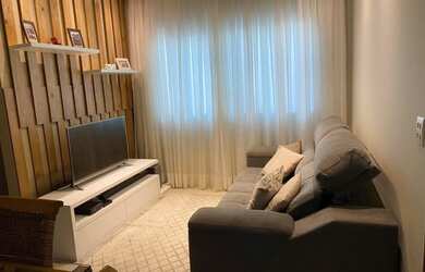 Imagem: A casa possui 3 Dormitórios, 2 Banheiros, 3 Vagas na garagem